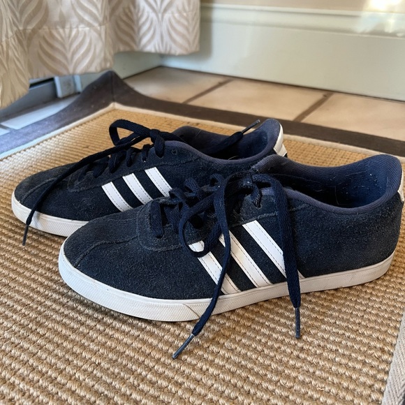 defensa Acuoso Controversia adidas | Shoes | Adidas Navy Suede Campus Sneakers Size 8 2 Women | Poshmark